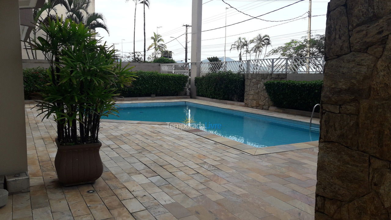 Apartamento para aluguel de temporada em Caraguatatuba (Massaguaçu)