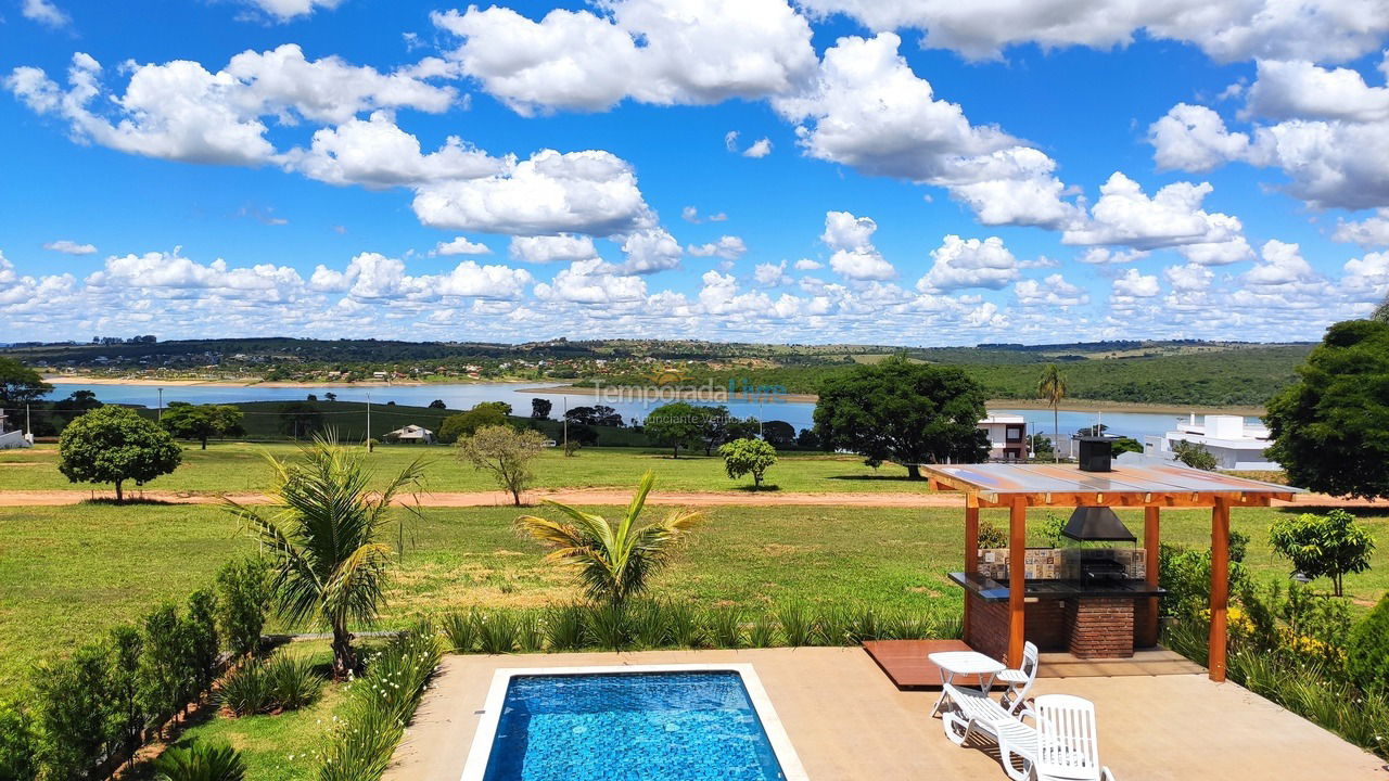 Casa para alquiler de vacaciones em Itaí (Riviera Santa Cristina)