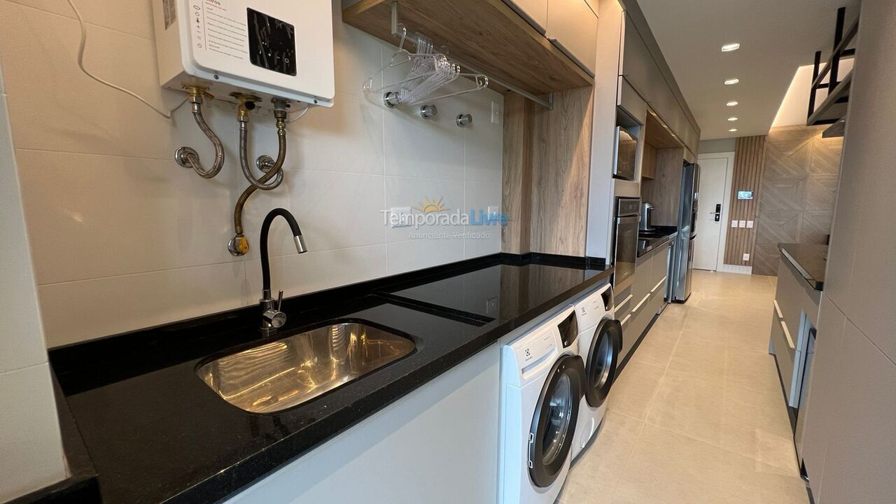 Apartamento para aluguel de temporada em Florianópolis (Jurere Tradicional)