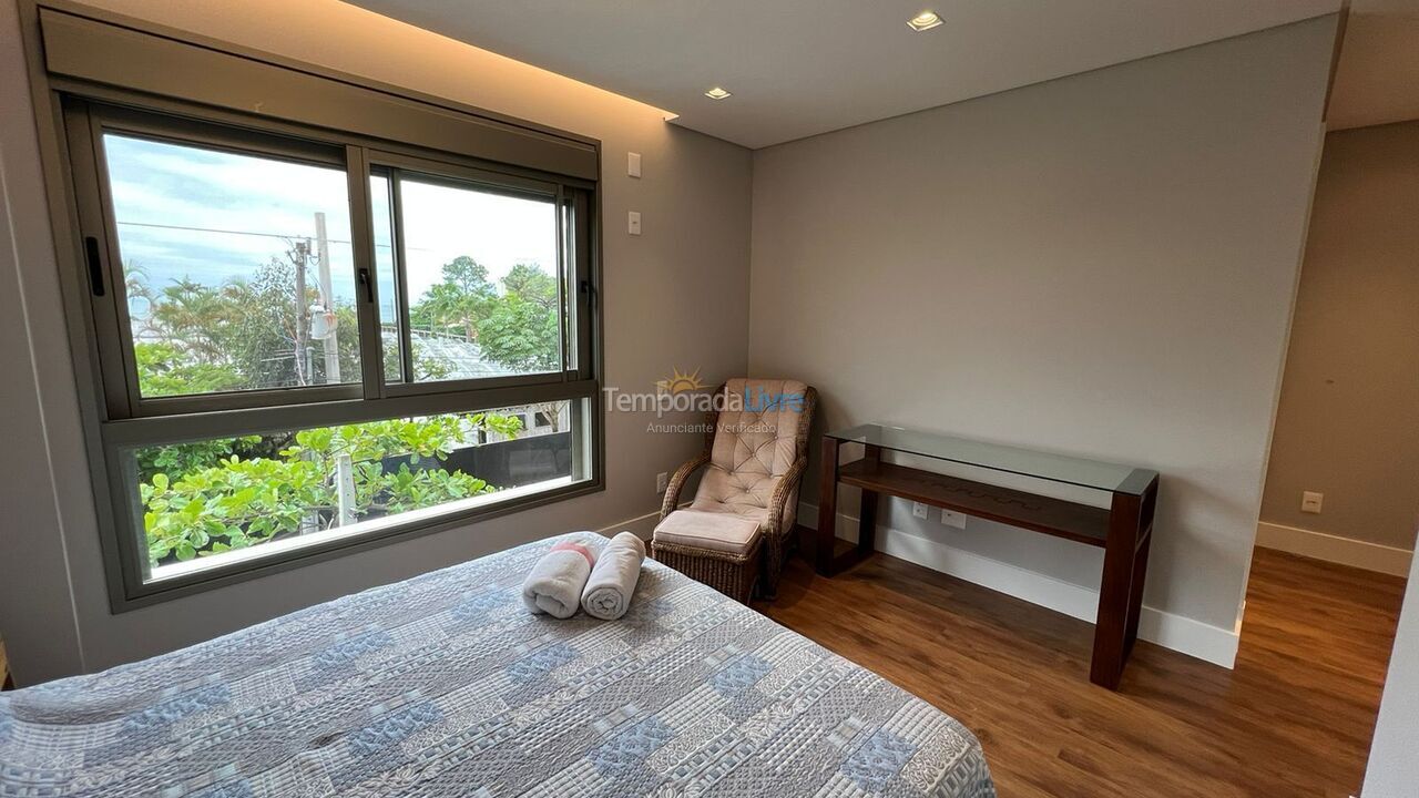 Apartamento para aluguel de temporada em Florianópolis (Jurere Tradicional)