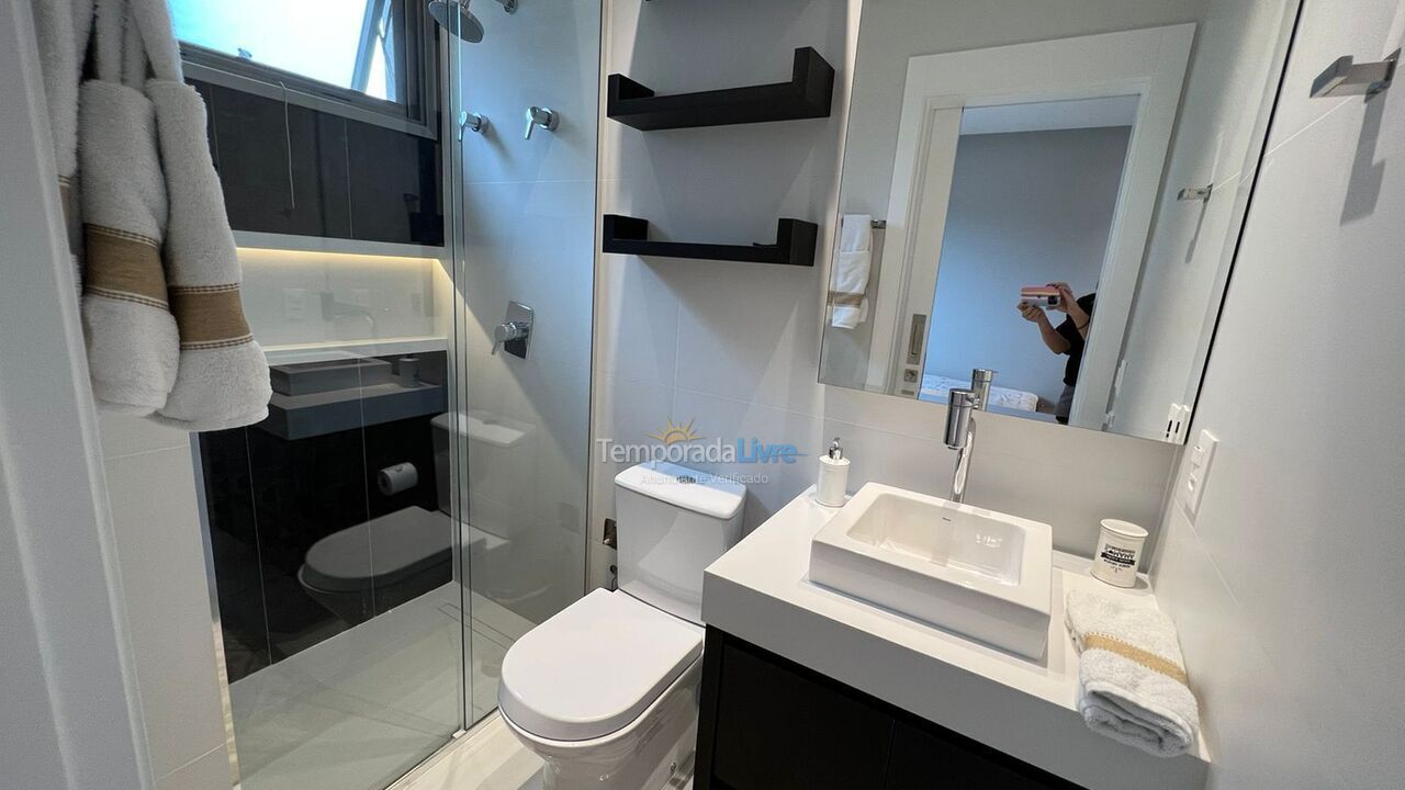 Apartamento para aluguel de temporada em Florianópolis (Jurere Tradicional)
