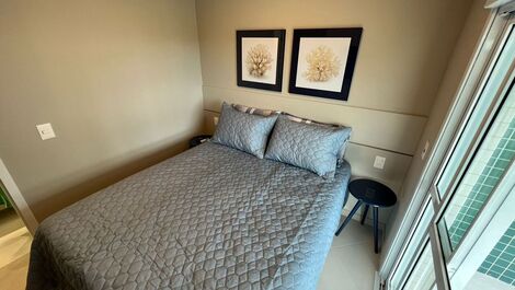 New and beautiful apt 100 meters from the beach!