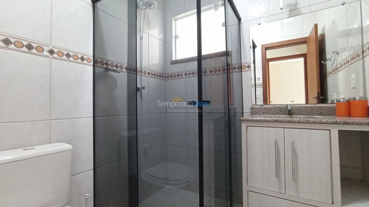 Apartamento para aluguel de temporada em Bombinhas (Praia de Bombas)