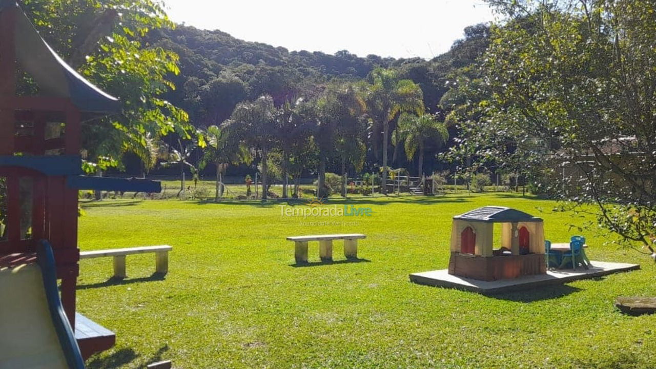 Granja para alquiler de vacaciones em Juquitiba (Juquitiba)