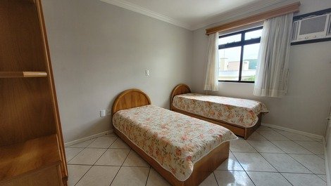 Apartamento de 3 dormitorios para 7 personas en la Playa de Bombas