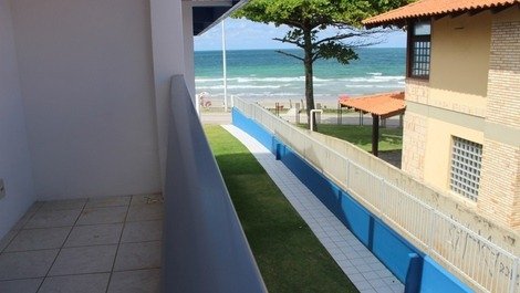 Apartamento 1 dormitório frente a praia de Bombas Bombinhas SC