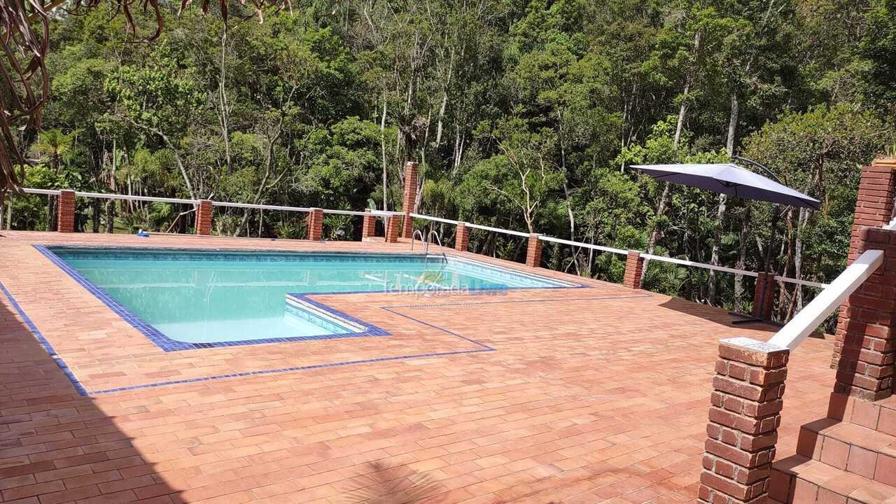 Chácara / sítio para aluguel de temporada em Suzano (Palmeiras)
