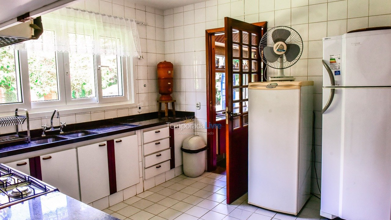 Casa para aluguel de temporada em Ilhabela (Centro Vila)