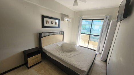 Apartamento 2 dormitórios á 50M do mar