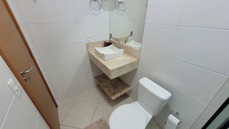 Apartamento Praia de Bombas - Com WIFI, e elevador - 200M Mar