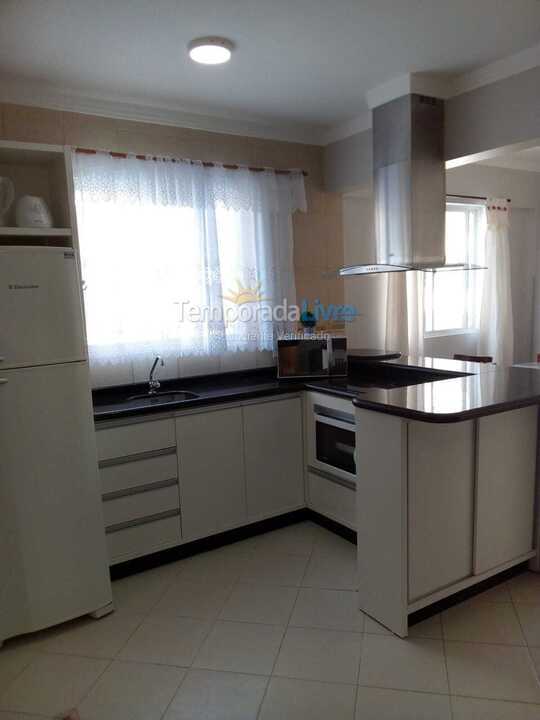 Apartamento para aluguel de temporada em Bombinhas (Praia de Bombas)