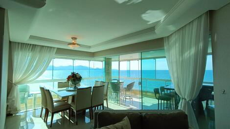 LUXURIOUS SEA FRONT AP WITH 4 BEDROOMS 2 SUITES