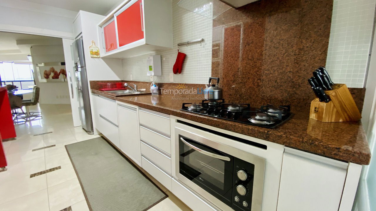 Apartamento para aluguel de temporada em Balneário Camboriú (Praia Central)