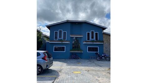 Flat charmoso a 400 mt do mar!