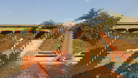 Vista da piscina para casa 