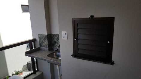 Excelente apartamento 2 dormitórios em Bombas