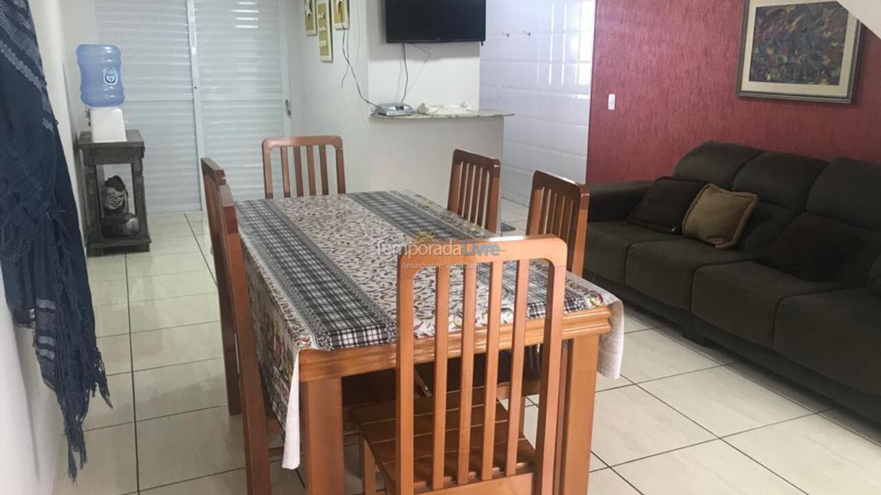 Casa para alquiler de vacaciones em Bombinhas (Praia de Bombas)