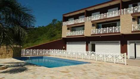 Condominio Casa de Campo Minoti con piscina climatizada.