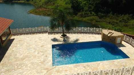 Condominio Casa de Campo Minoti con piscina climatizada.