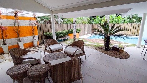 Casa con 8 suites en Riviera S Lourenço, cerca de la playa comercial
