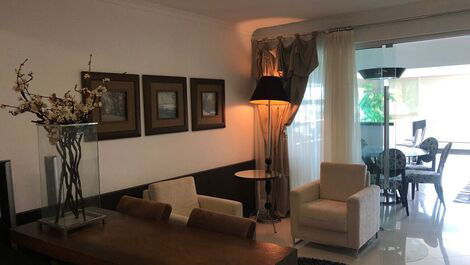 APARTAMENTO ALTO STANDARD, JUNTO AL MAR, 03 SUITES + 01 DEPENDENCIA