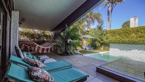 Casa paraíso a 40m de la playa en Pernambuco, Guarujá. Con piscina!