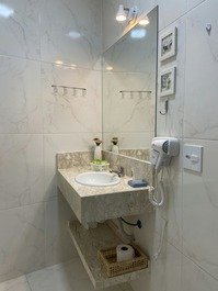 Banheiro com secador 