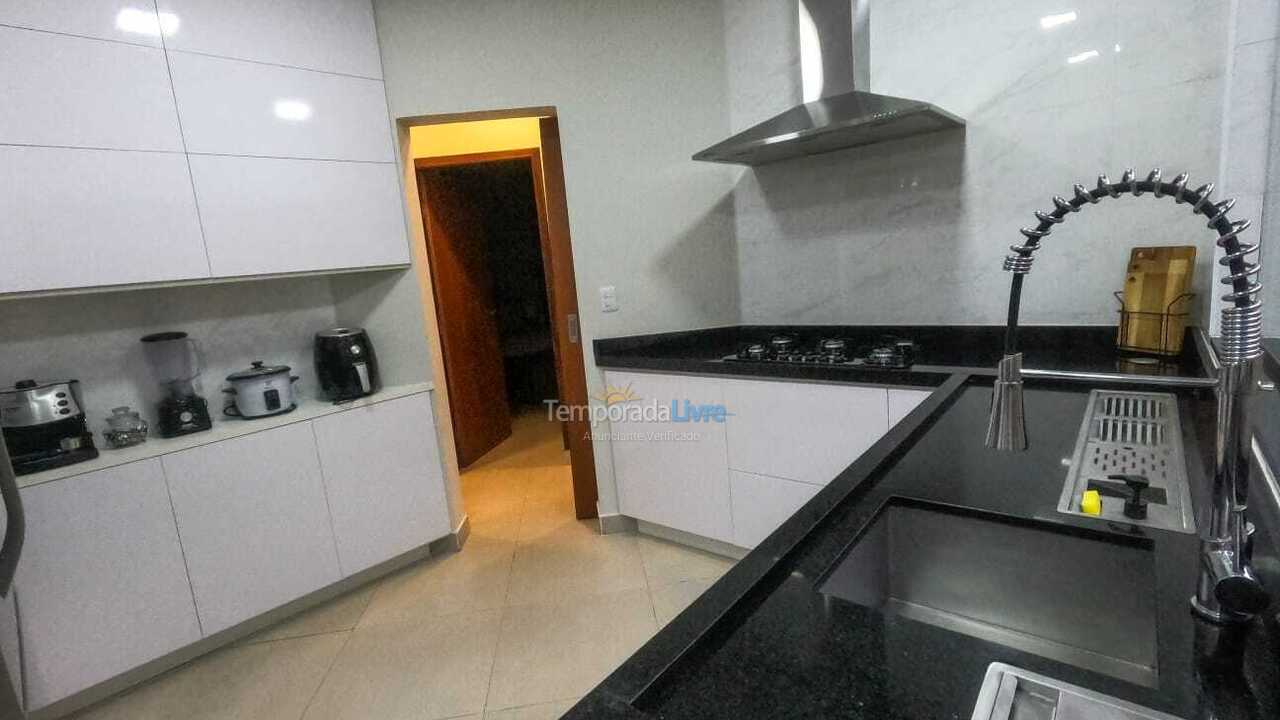 Casa para aluguel de temporada em Ubatuba (Horto Florestal)