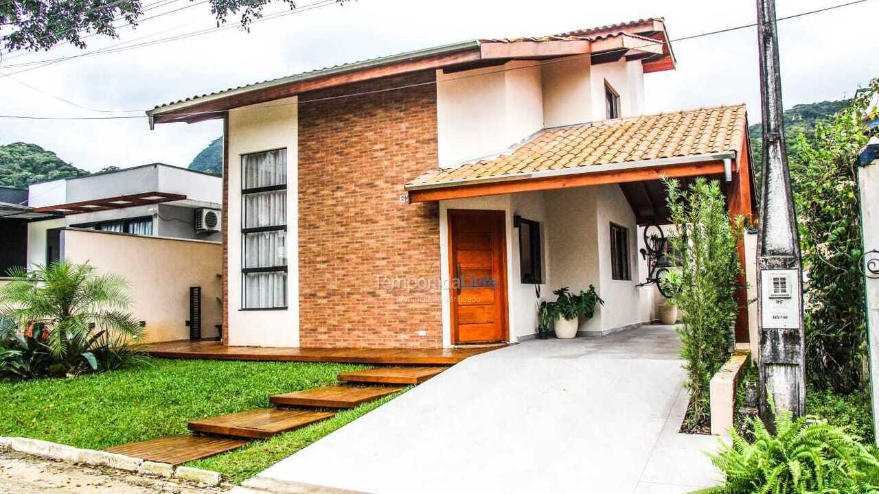 Casa para aluguel de temporada em Ubatuba (Horto Florestal)
