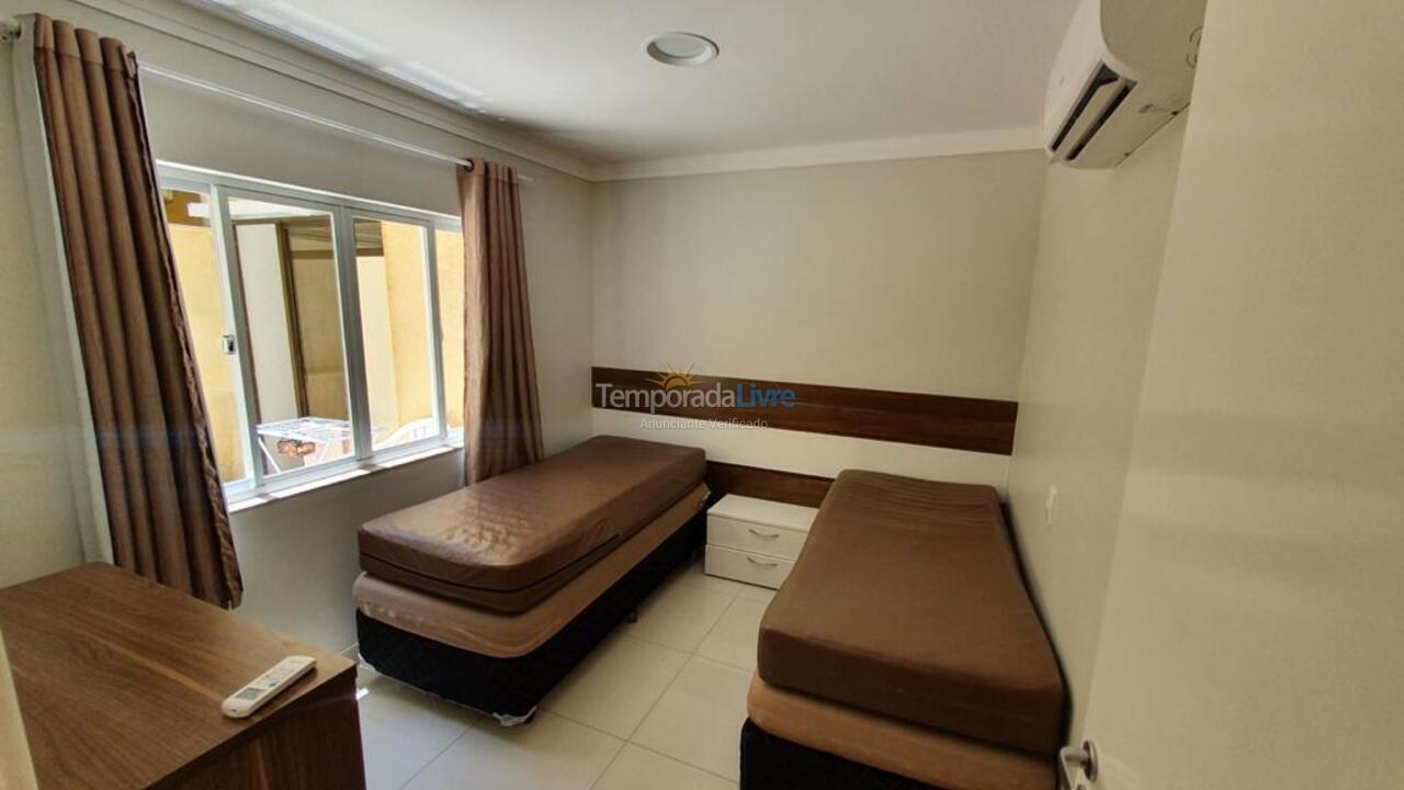 Apartment for vacation rental in Bombinhas (Bombinhas Centro)