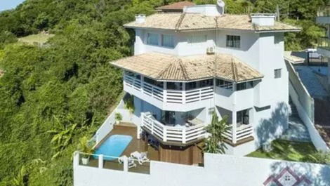 BEAUTIFUL HOUSE WITH SEA VIEW, 05 BEDROOMS, WITH SWIMMING POOL