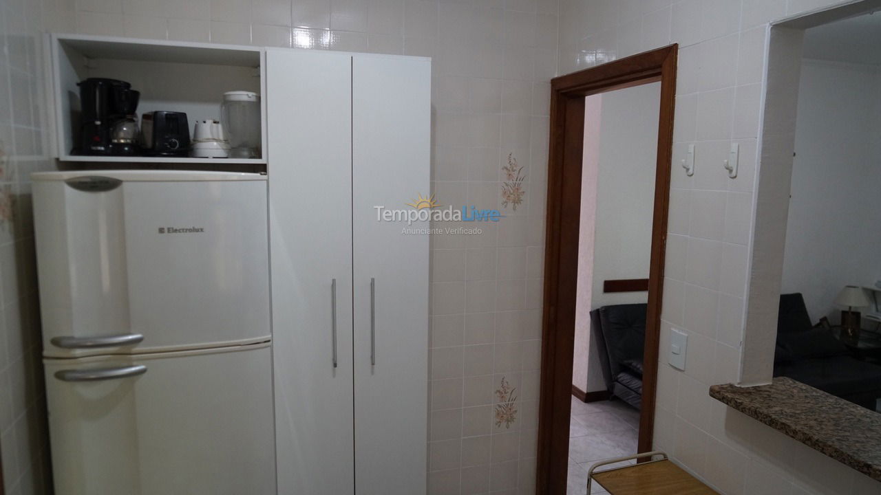 Apartamento para aluguel de temporada em Ubatuba (Praia das Toninhas)