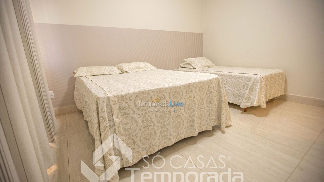 Casa para aluguel de temporada em Caldas Novas (Condomínio Marina Di Caldas)