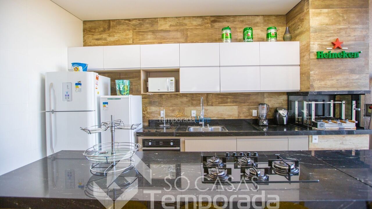 Casa para aluguel de temporada em Caldas Novas (Condomínio Marina Di Caldas)
