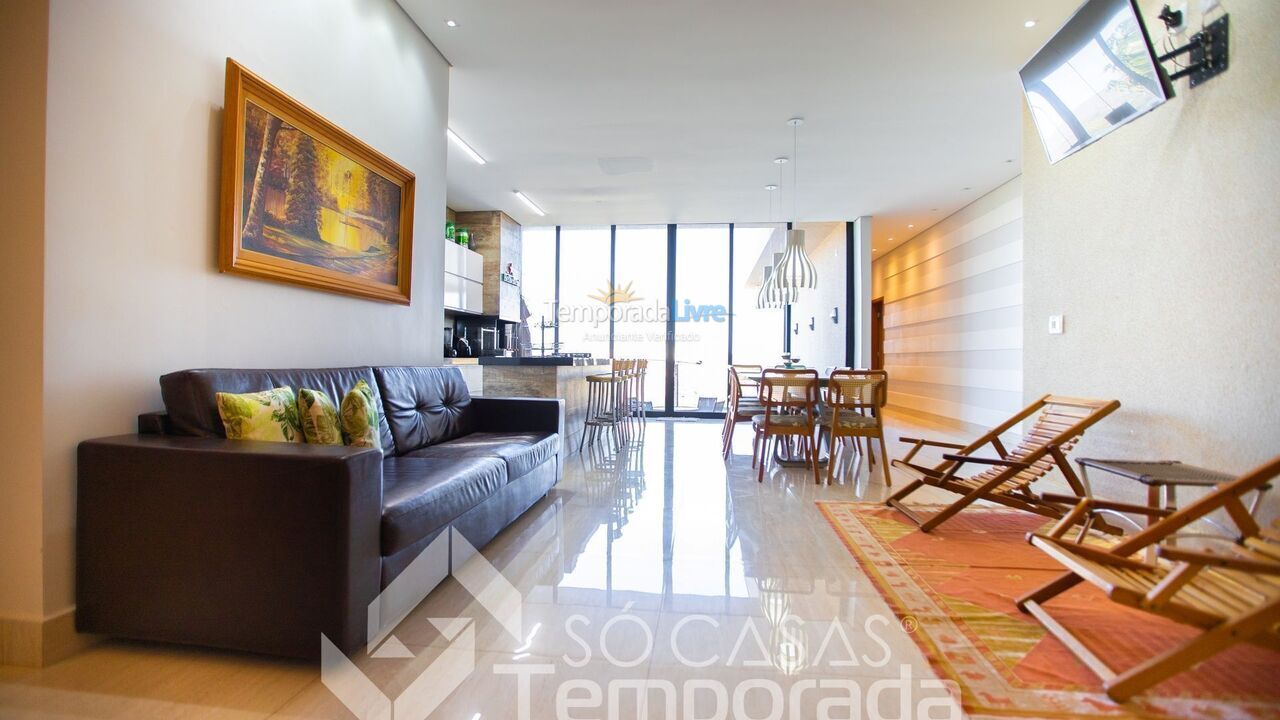 Casa para aluguel de temporada em Caldas Novas (Condomínio Marina Di Caldas)