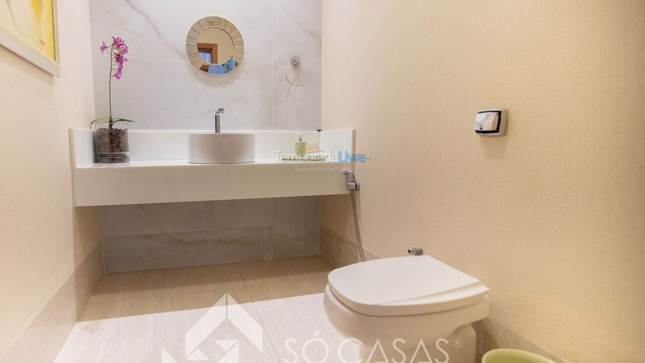 Casa para aluguel de temporada em Caldas Novas (Condomínio Marina Di Caldas)