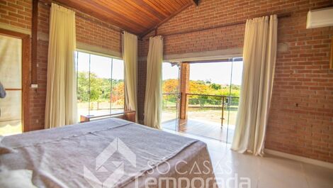 Recanto no campo, piscina com bar molhado e wi-fi
