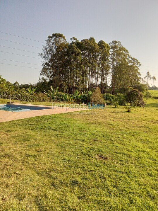 Casa para aluguel de temporada em Biritiba Mirim (Sertãozinho)