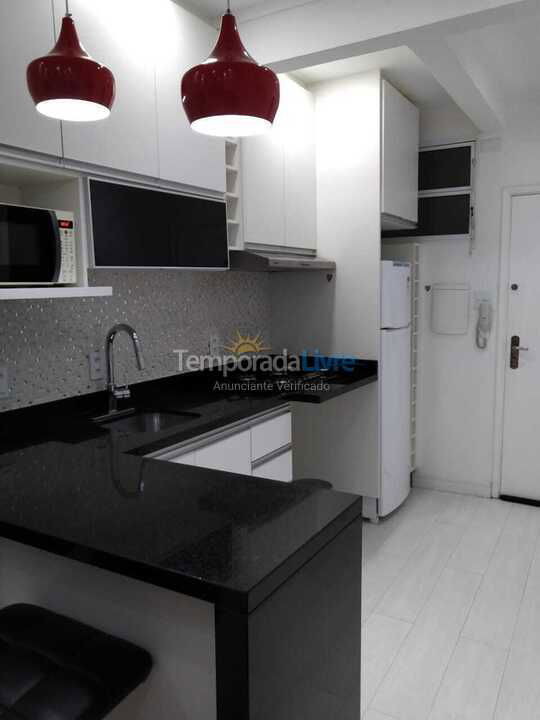 Apartamento para aluguel de temporada em Guarujá (Pitangueiras)