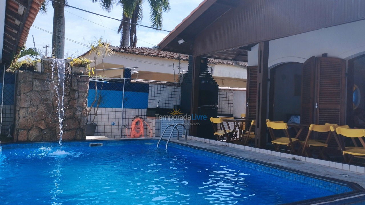 Casa para aluguel de temporada em Guarujá (Jardim Virgínia)