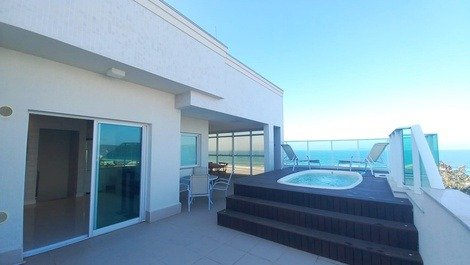 High Standard Penthouse with LA105 Duplex pool