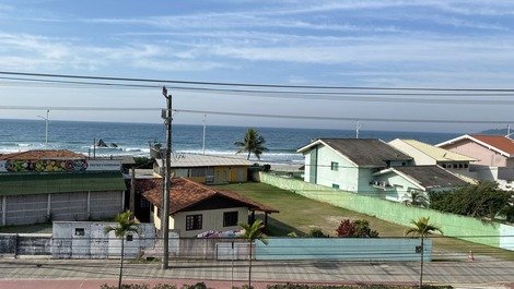 Apartment with sea view in Praia de Bombas 13-23A