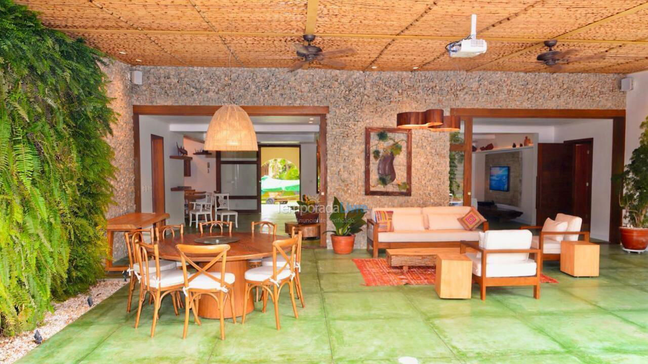 Casa para alquiler de vacaciones em São Sebastião (Praia da Baleia)