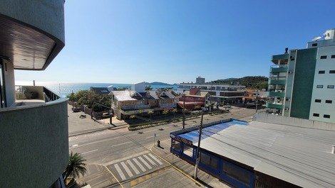 Apartamento com ótima vista ao mar - na Praia de Bombas