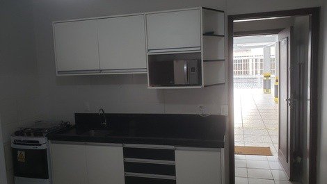 1 bedroom apartment, downtown Bombinhas, 130 meters from the beach