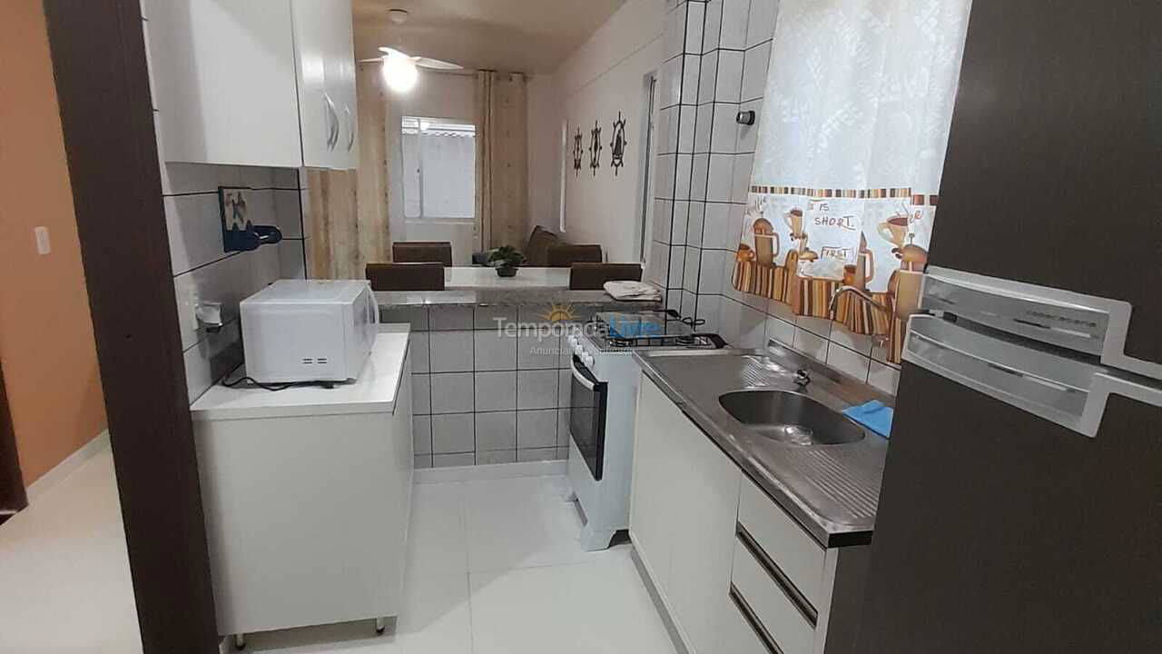 Apartamento para aluguel de temporada em Itapema (Meia Praia)