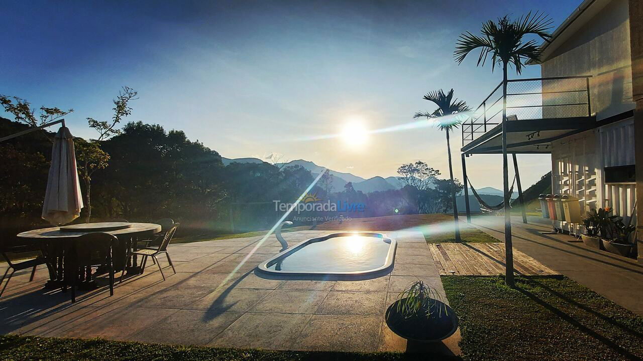 Casa para aluguel de temporada em Nova Friburgo (Cascatinha)