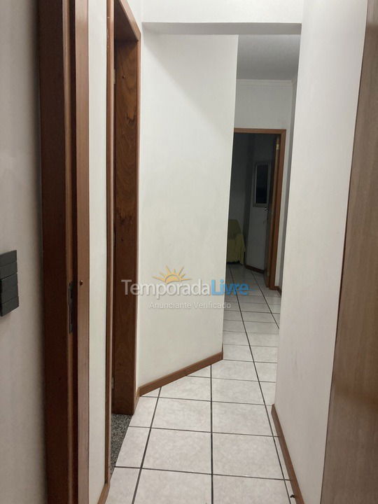 Apartamento para aluguel de temporada em Itapema (Meia Praia)