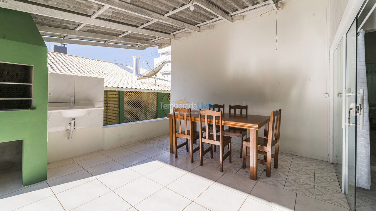 Casa para aluguel de temporada em Bombinhas (Praia de Bombinhas)