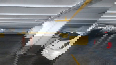 Garagem (uma vaga gratuita)